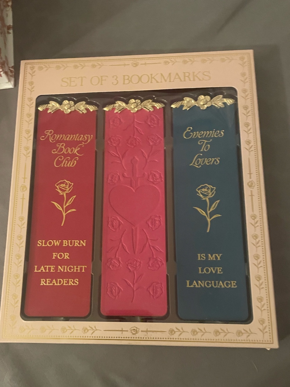 Luxurious Book Guru or Study Gift Set - Picture 7 of 11